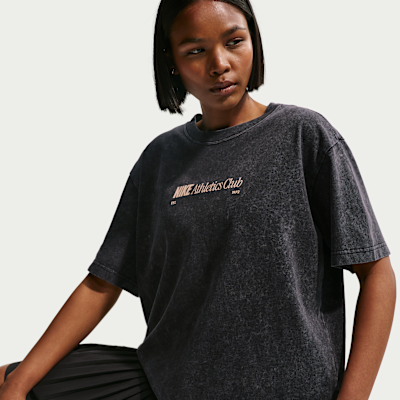 Nike Sportswear Classic Women's Oversized T-Shirt. Nike.com